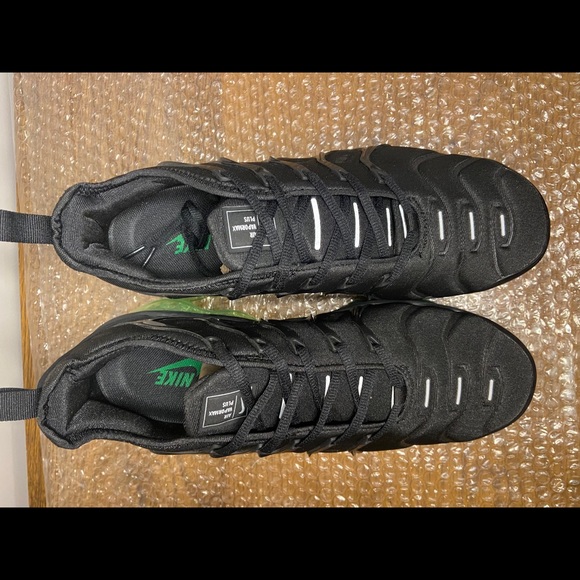 Nike Air Vapormax plus Black/Green - Picture 3 of 5